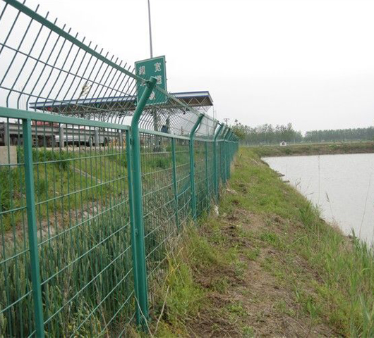 1590391943349030.jpg 水庫防護欄 (2)副本.jpg